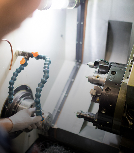 CNC machining process for precision metal parts manufacturing